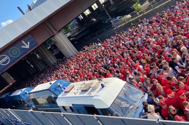 世界赛官网直连-欧足联声明：拥堵由假票球迷引发 同情受此影响者